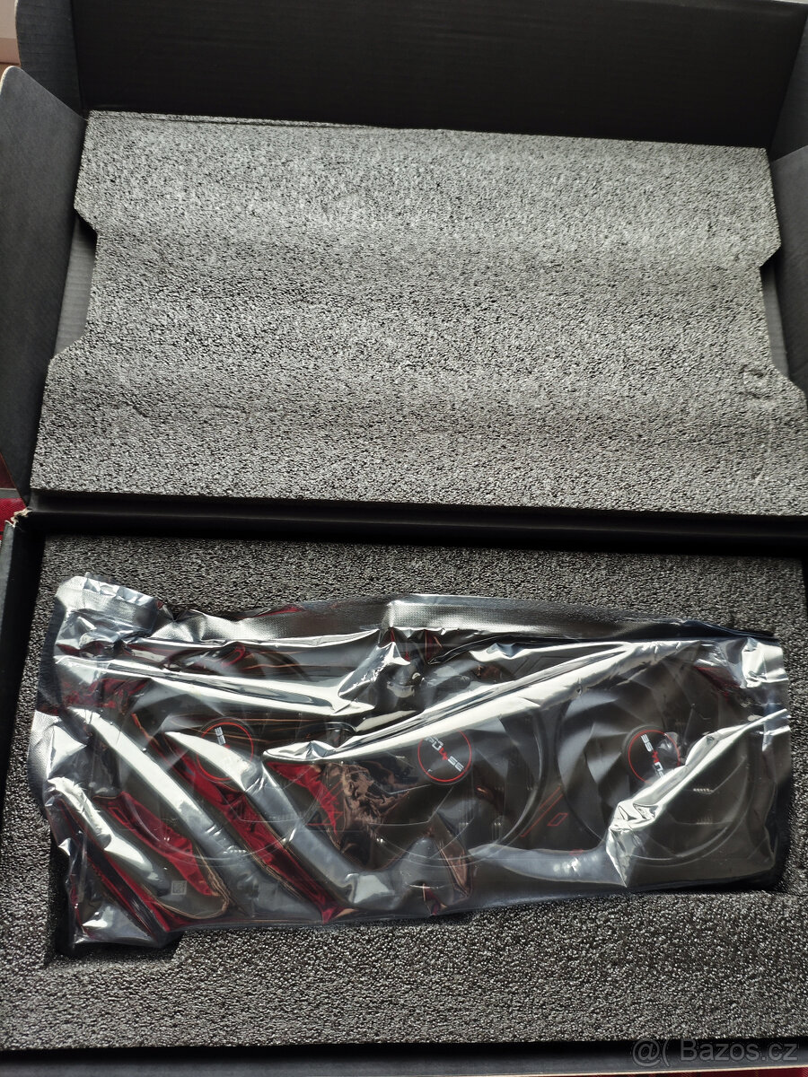 AMD Sapphire Pulse RX 7900 GRE - 4