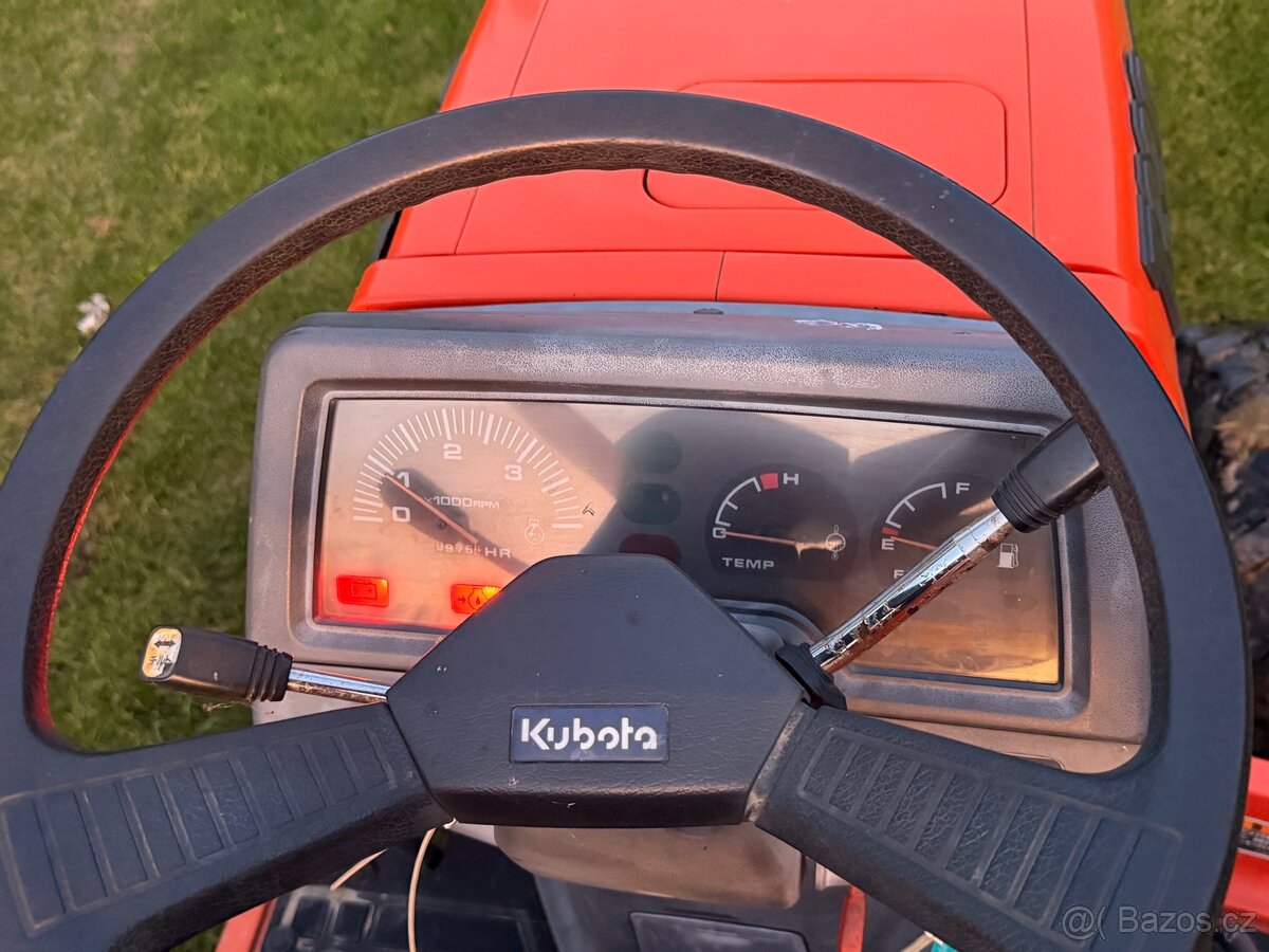 Kubota T220 - 4