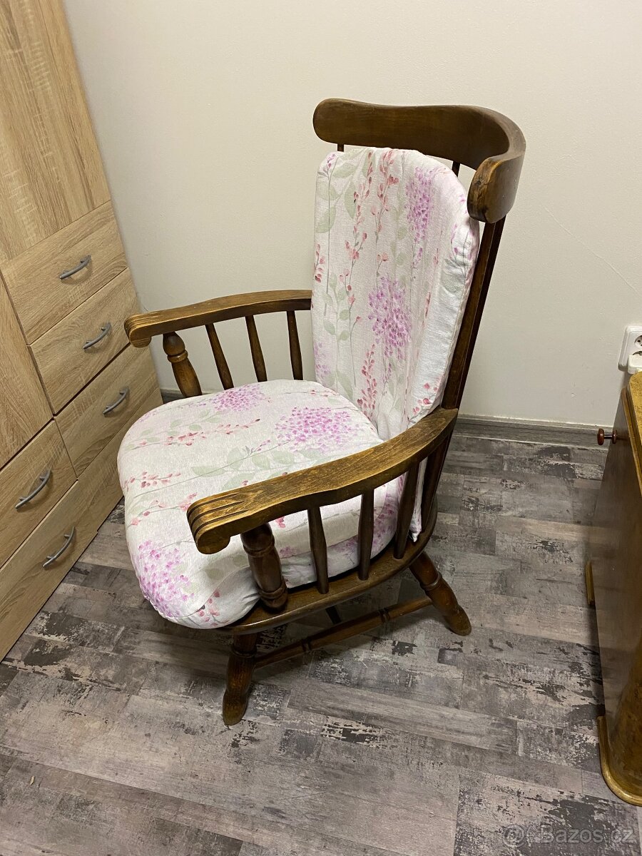 Křeslo se dvěmi sadami potahů - 4