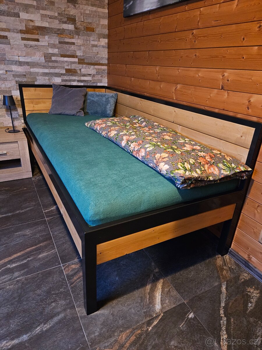 Masivní postel z kovu - 4
