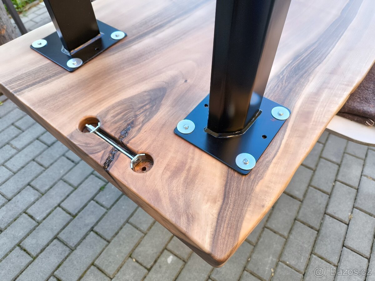 Ořechový stůl masiv - 4