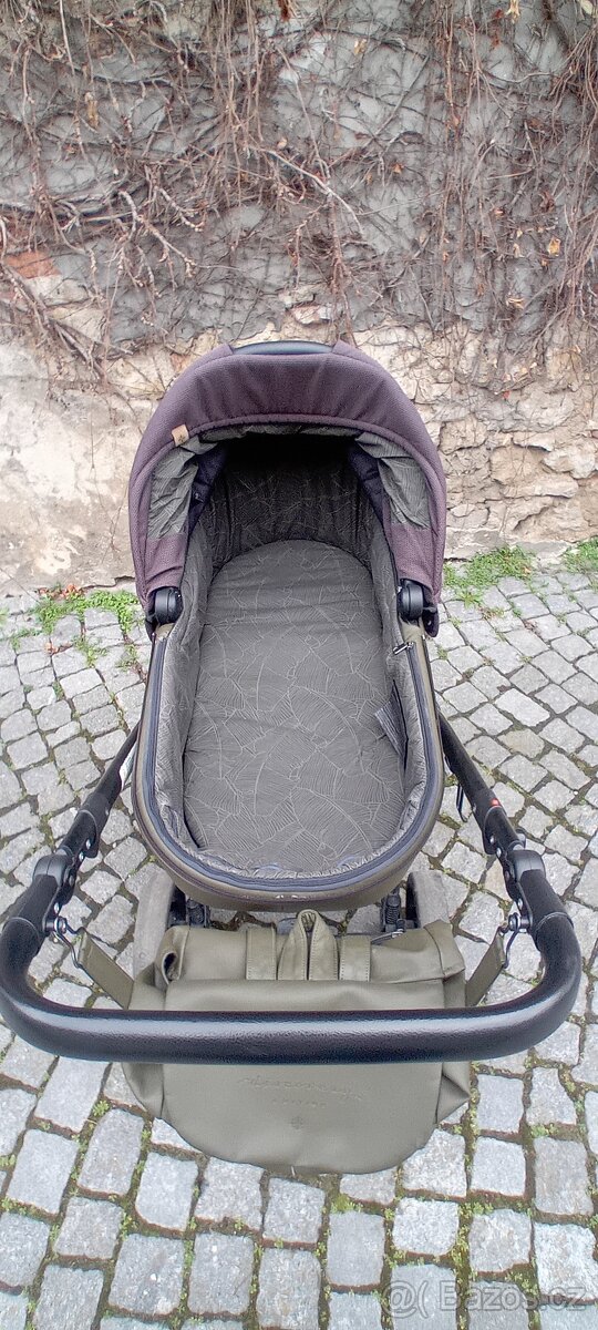 kočárek a autosedačka - 4