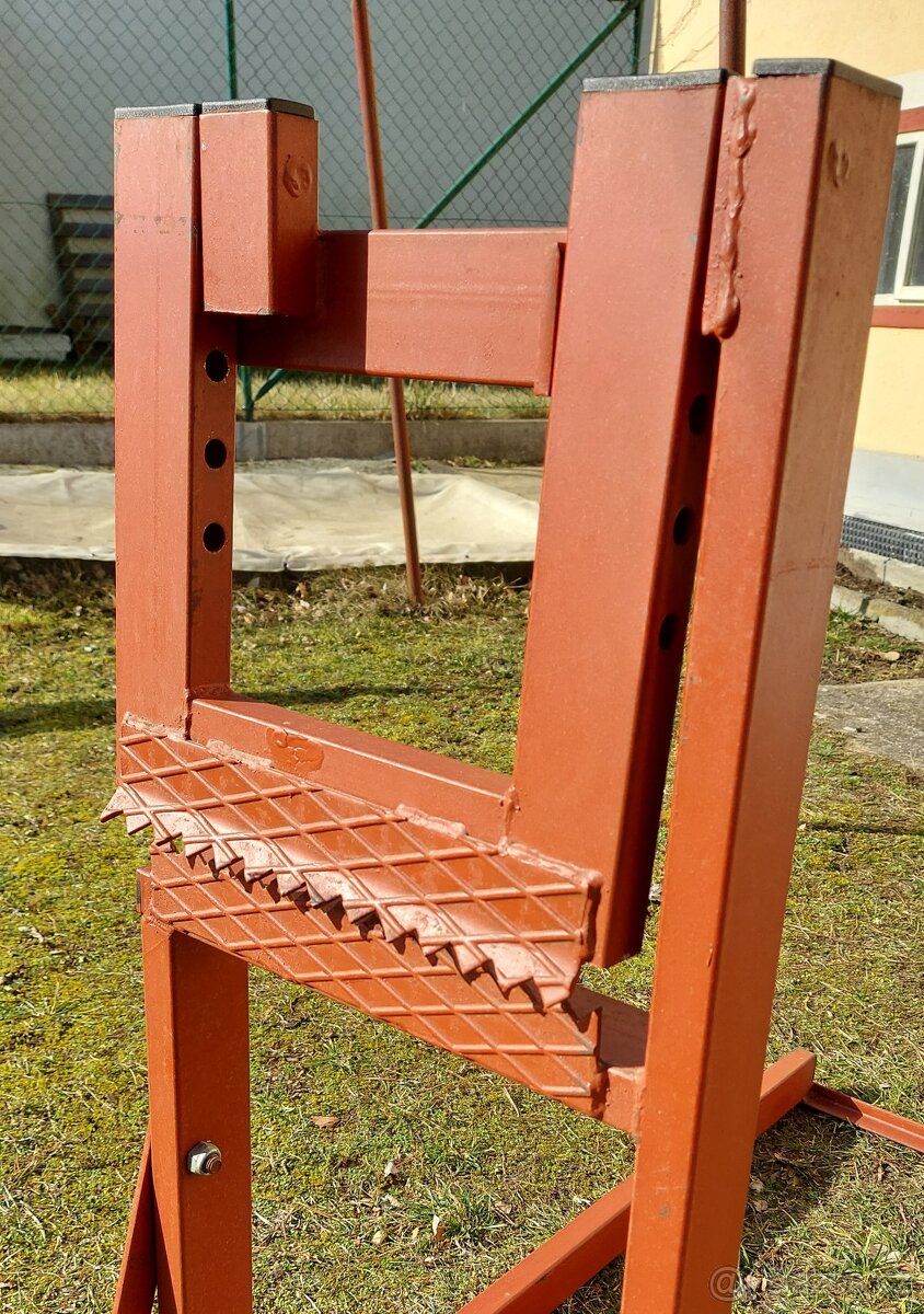 KOZA NA ŘEZÁNÍ DŘEVA SAMOSVORNÁ - 4