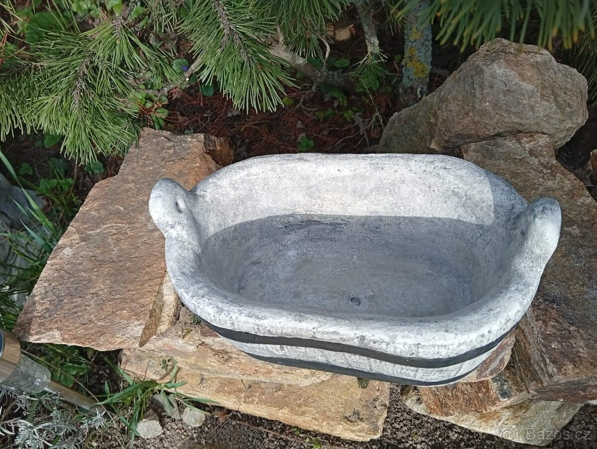 Zahradní dekorace- Květník Díže - 4