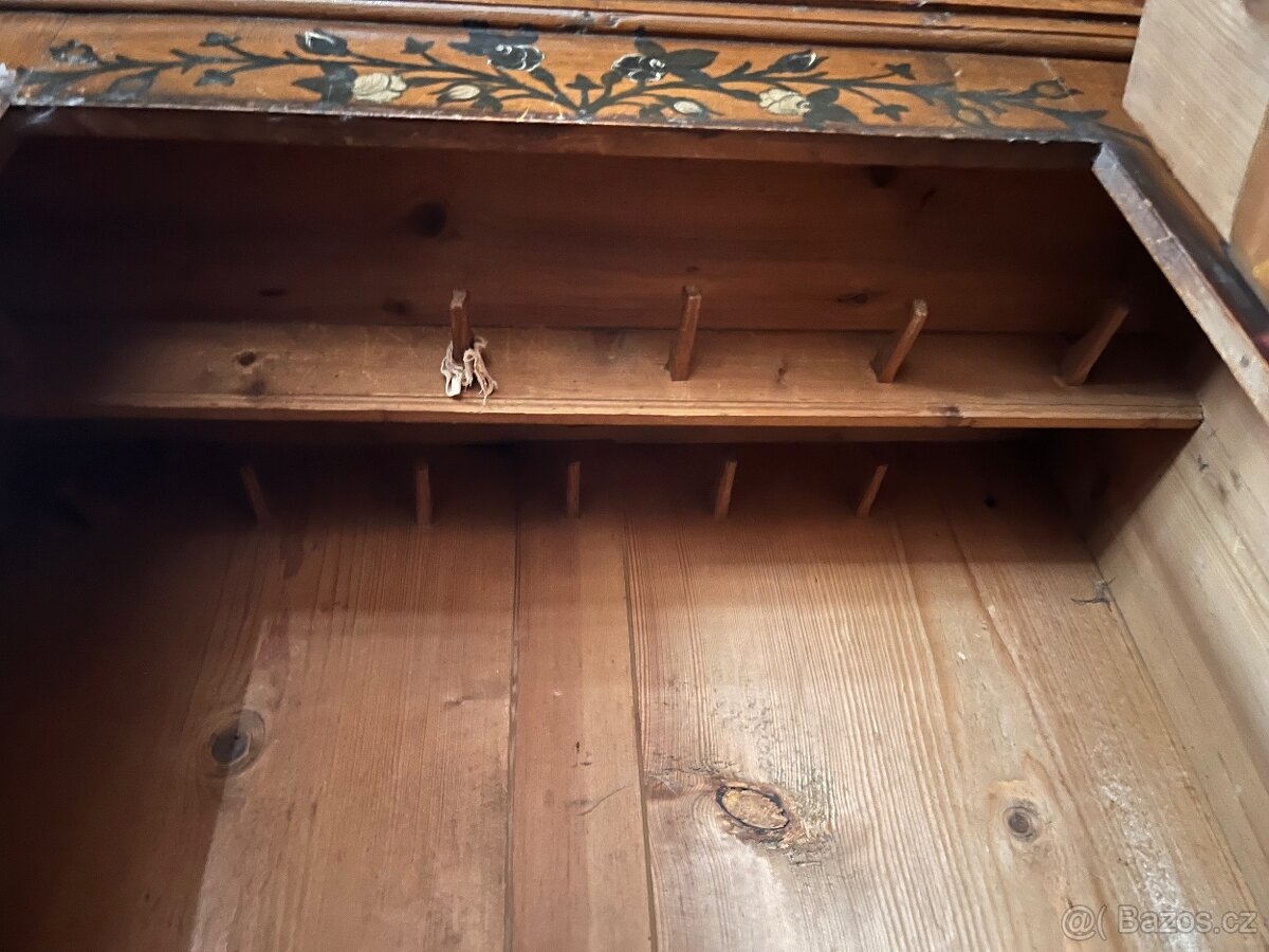 Starožitná skříň rok 1833 - 4