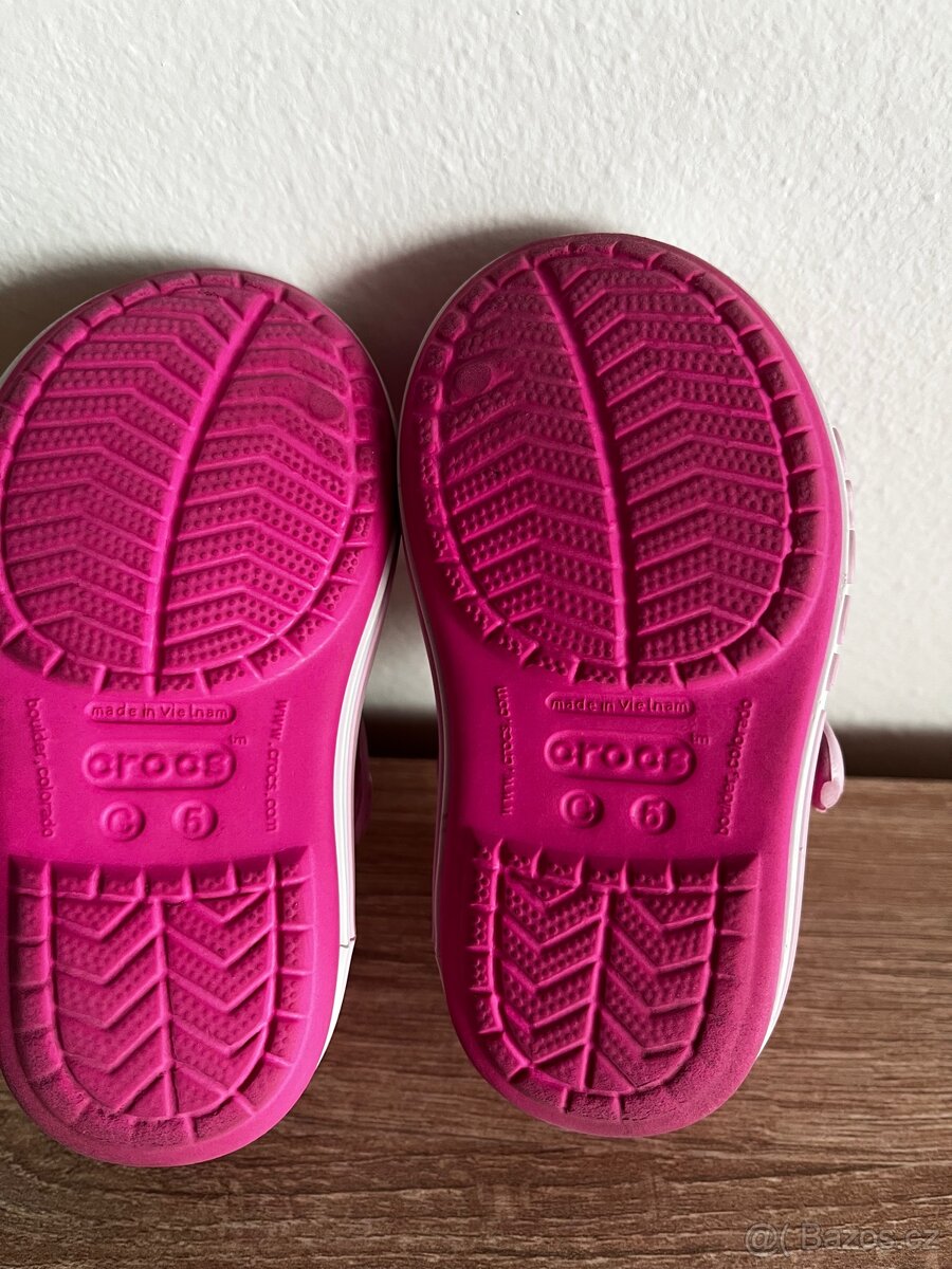 Crocsy, - 4