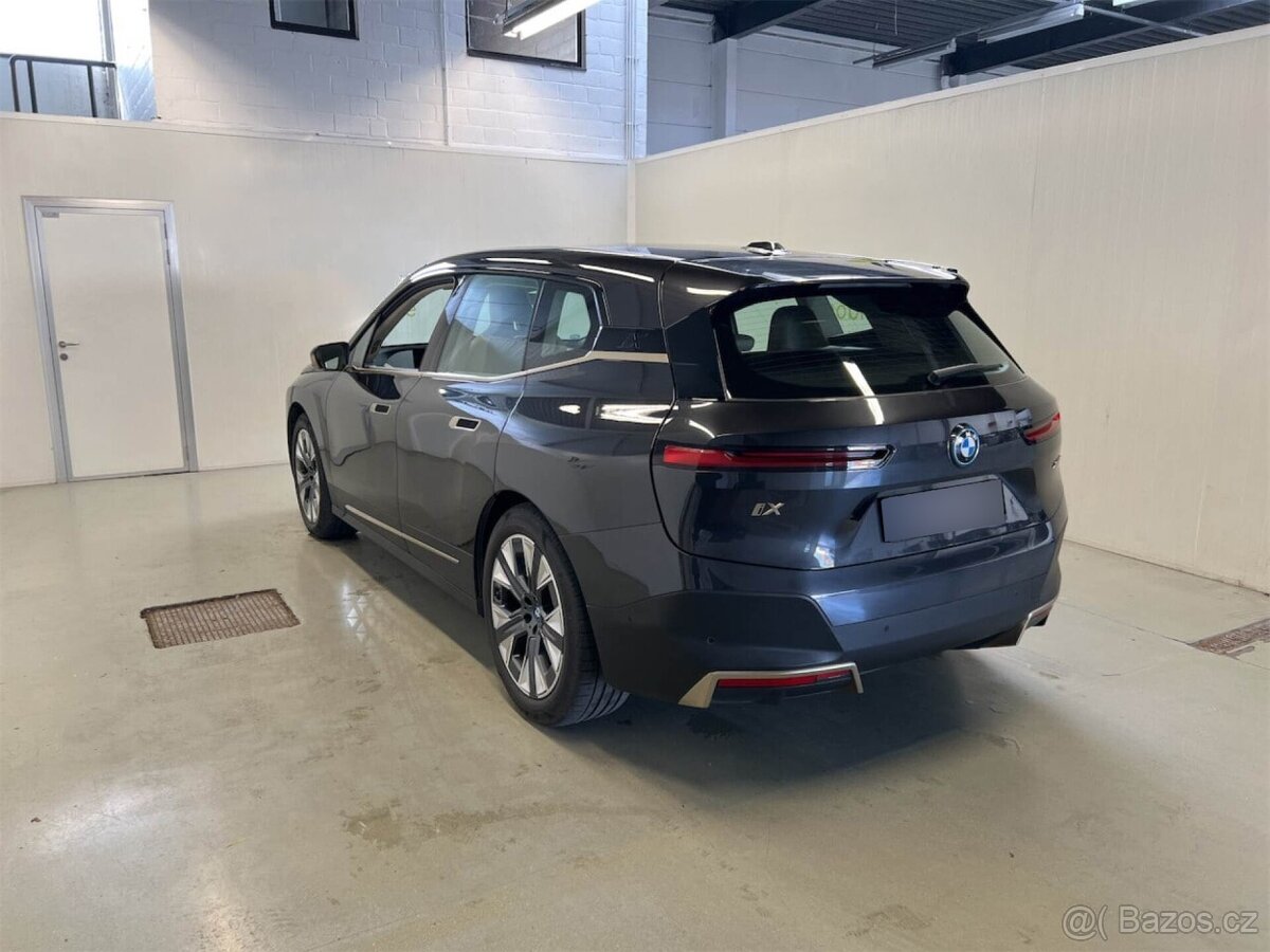 BMW iX xDrive40 Edition - 4