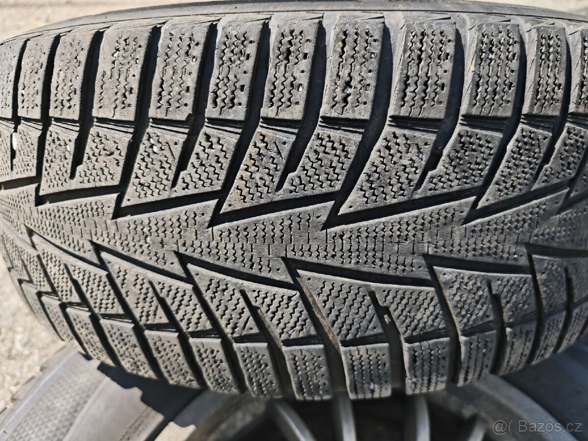 Pneu plus ráfky Nissan Patrol