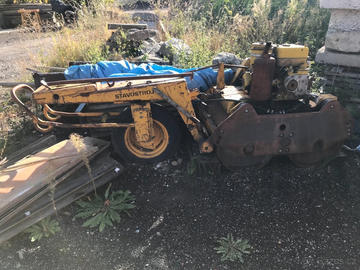 Ručně vedený vibrační válec Stavostroj 3405 - 4