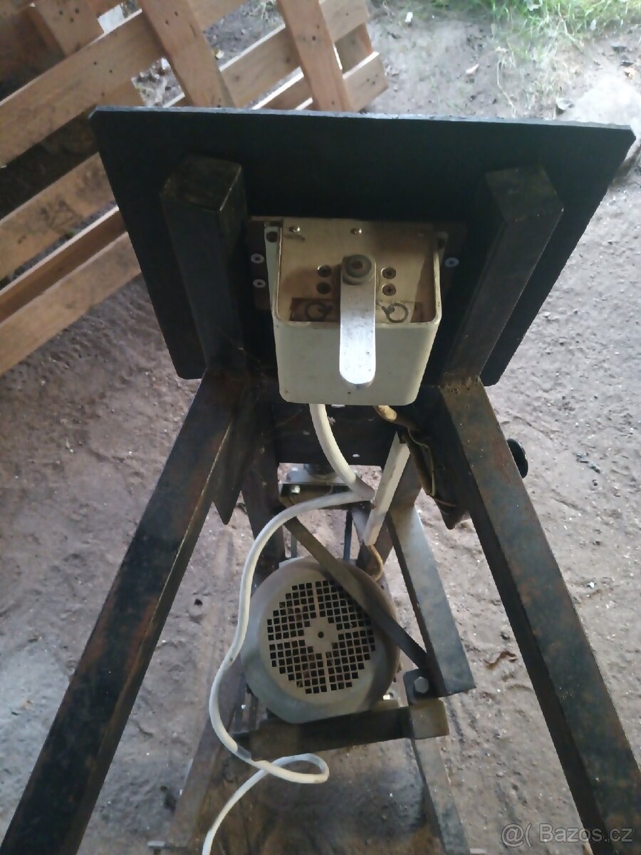 Kuželová štípačka 400V - 4