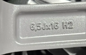 16 HYUNDAI 6.5J ET45 5x114,3 215/70 R16 - NEJETÉ - 4
