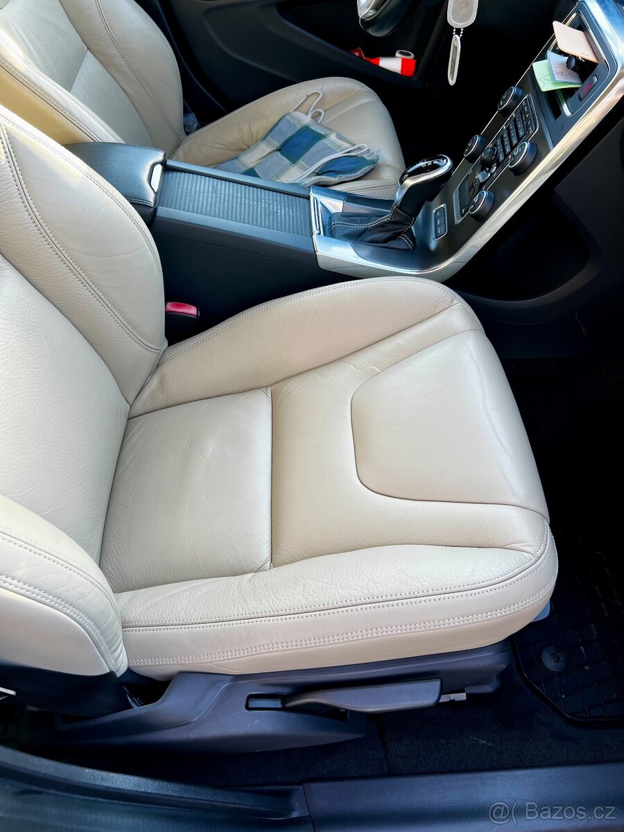 Volvo V60 D6 Plug‑in Hybrid 2.4 pětiválec - 4