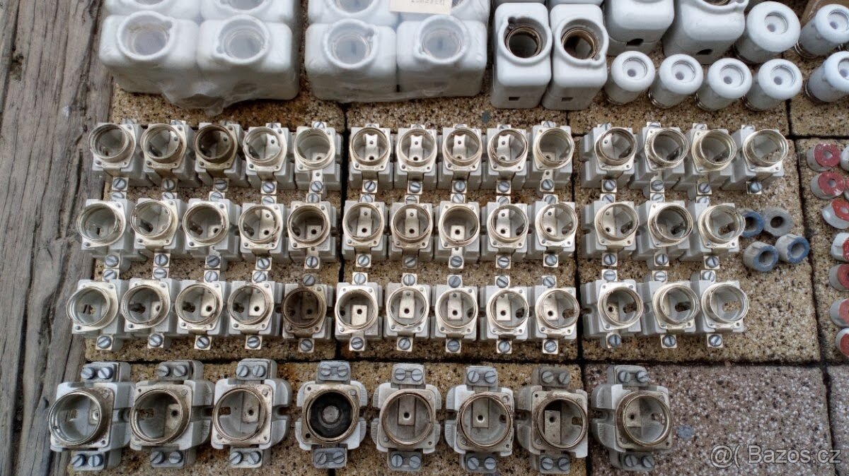 Porcelánové pojistkové držáky, pojistky a vložky - 4