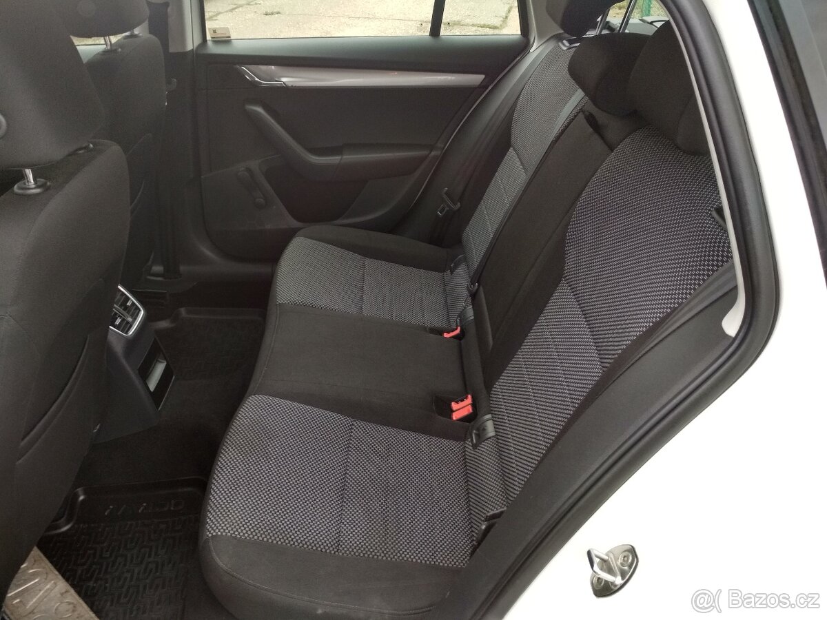 ŠKODA OCTAVIA COM III 4x4,2,0 TDi,ESP,KLIMA,ČR.SERVISKA - 4