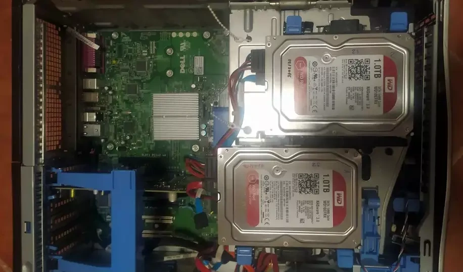 PC DELL T 3500, 12 GB RAM, 2x 1TB HDD,CPU Intel XEON - 4