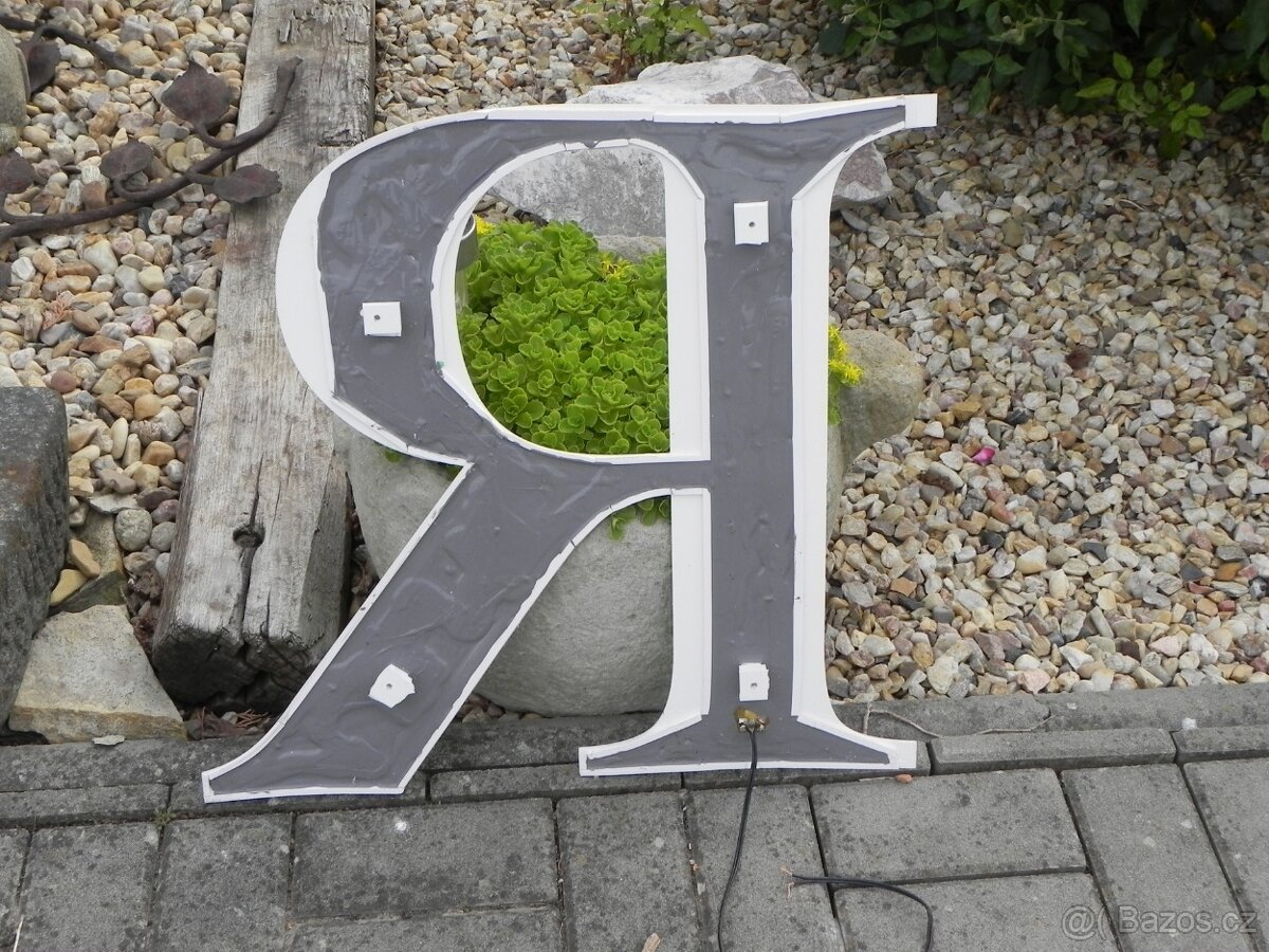 Svítící písmeno R - 4