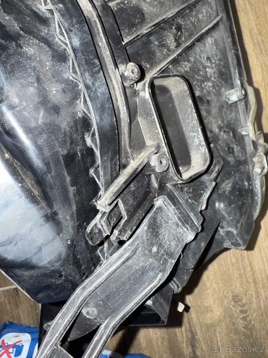 Světlomety FORD FOCUS 4M51-13W030-GD - 4