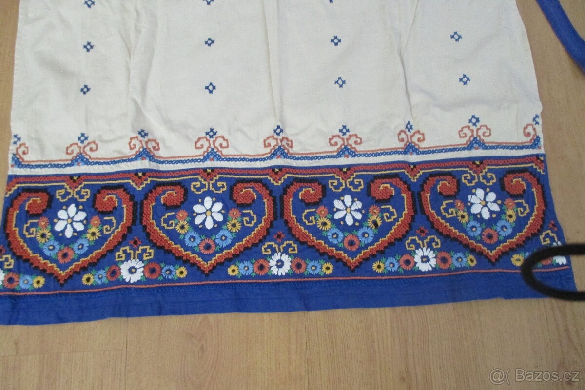 ručně vyšívaná zástěra - 4