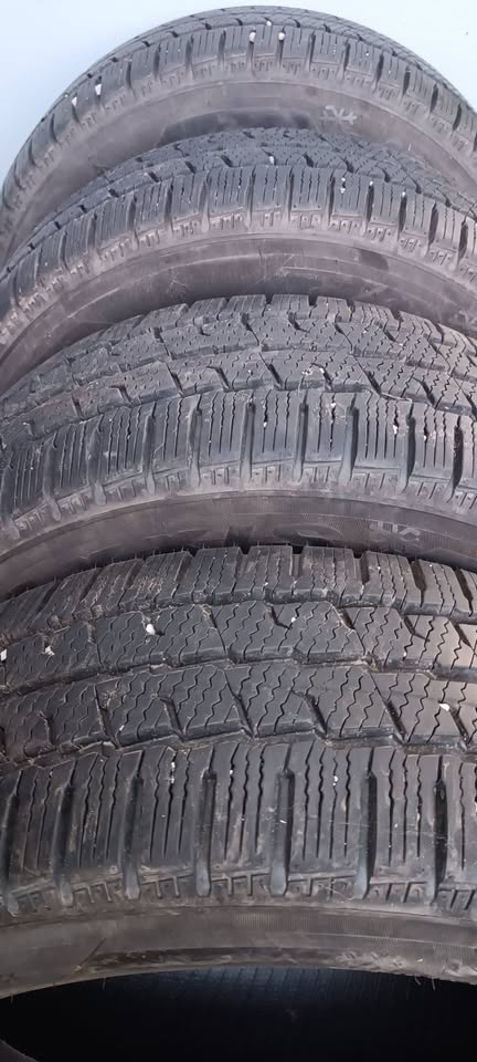 Pneumatiky 215/60 R16 - 4