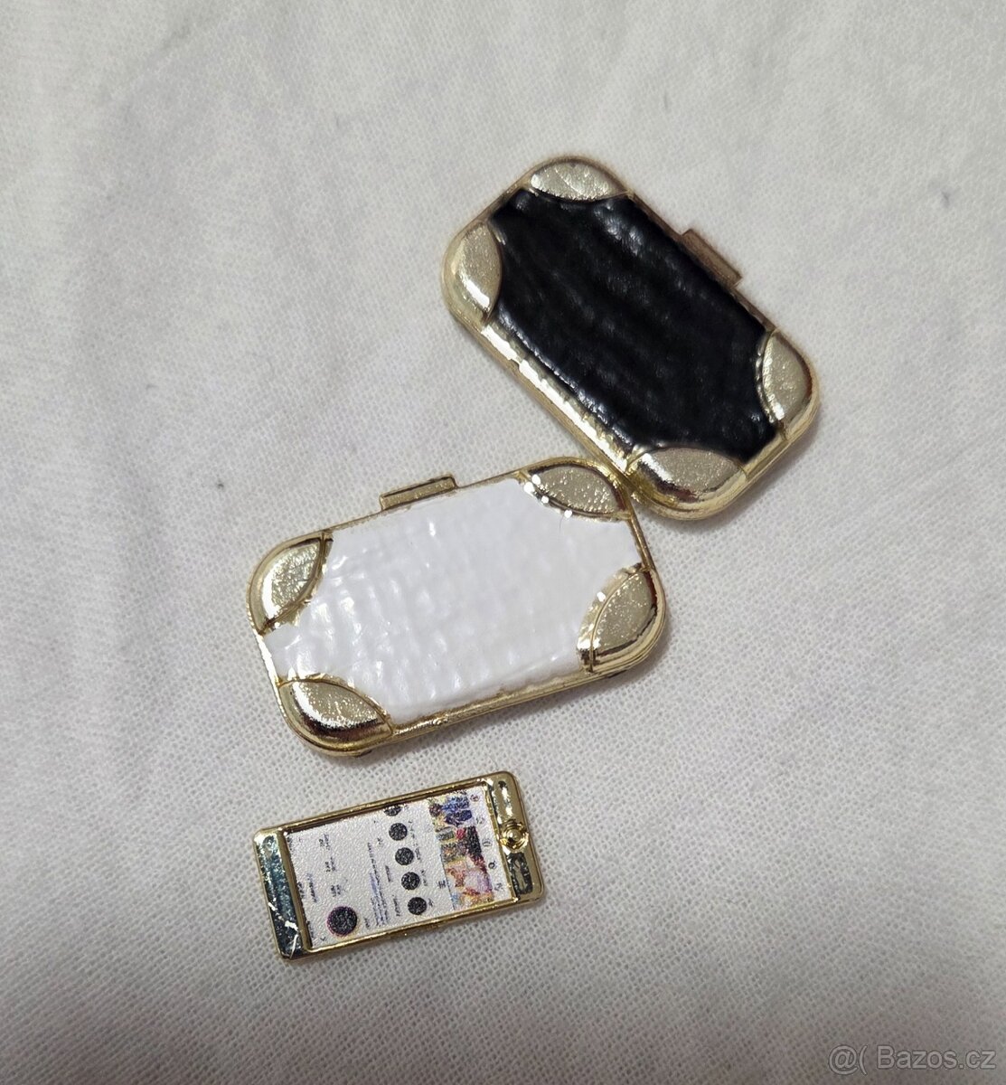 Doplňky od sběratelských panenek Barbie - 4