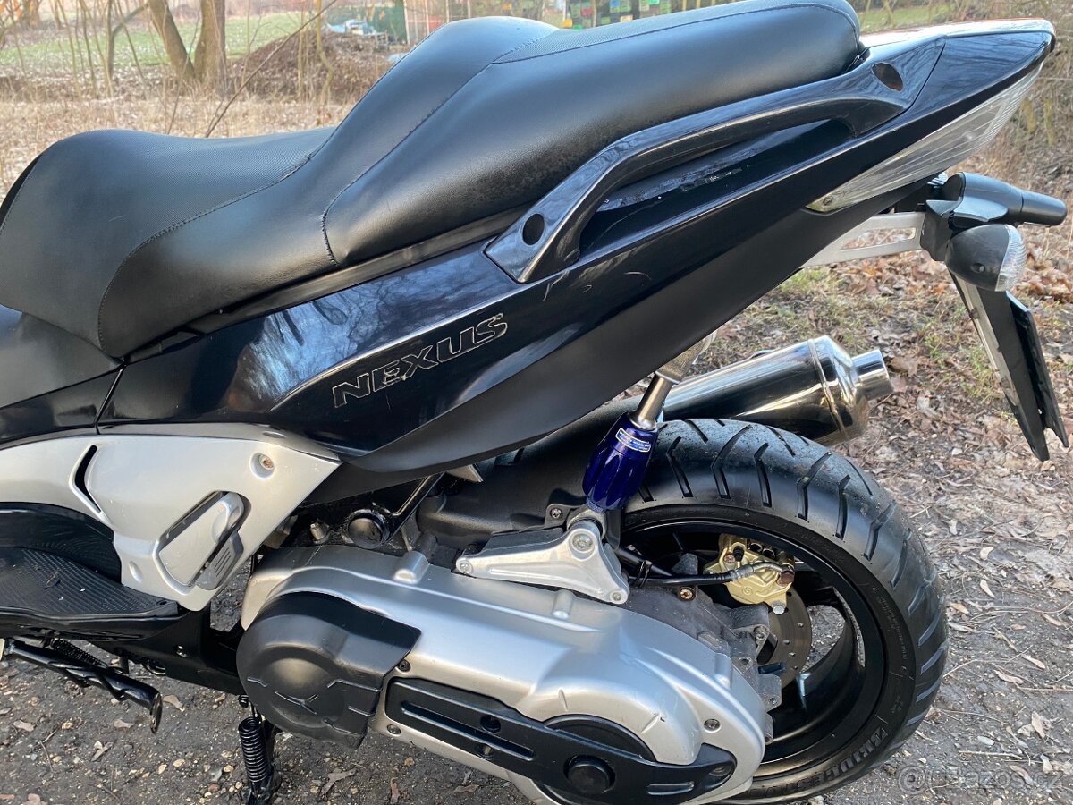 Gilera Nexus 500ie - 4