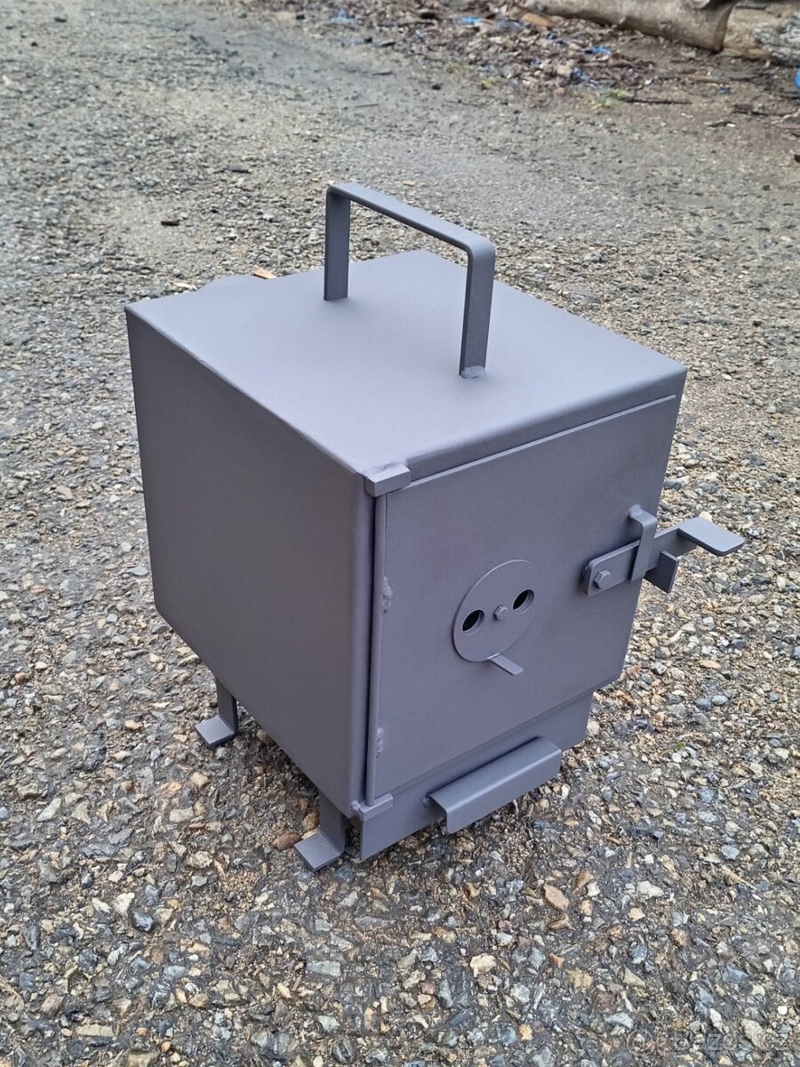 Dřevěná zahradní udírna s externím topeništěm - 4