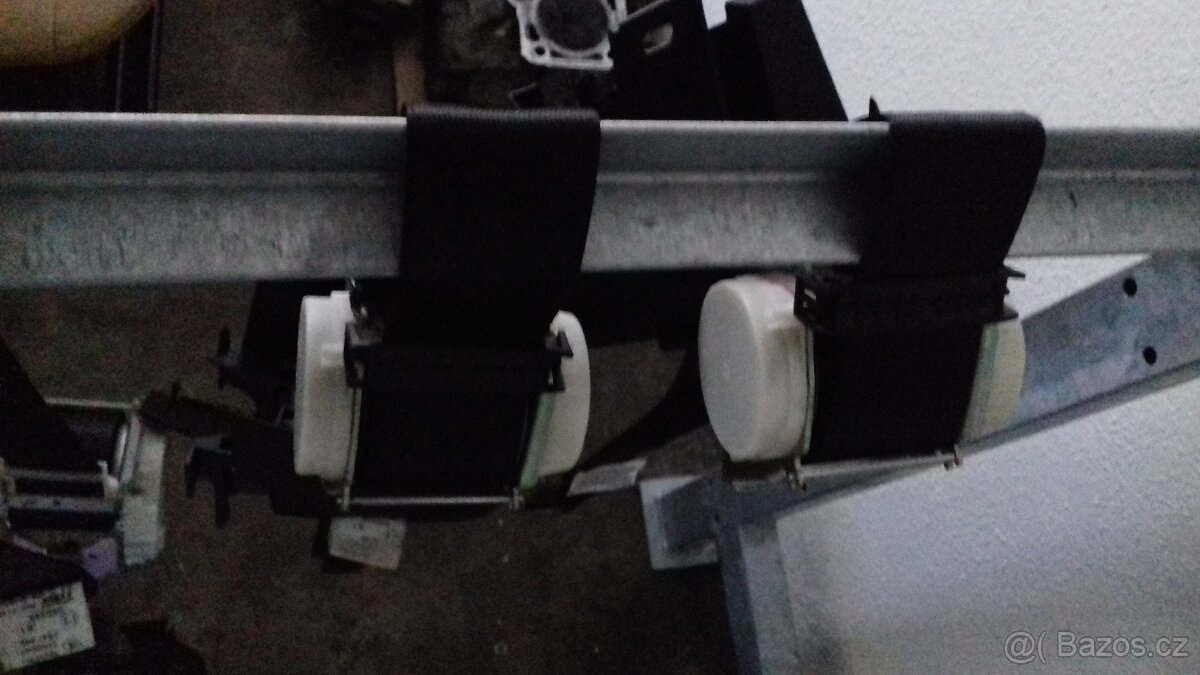 BMW X3 E83 2.0d Xdrive 2008 sada bezpečnostních pásů - 4