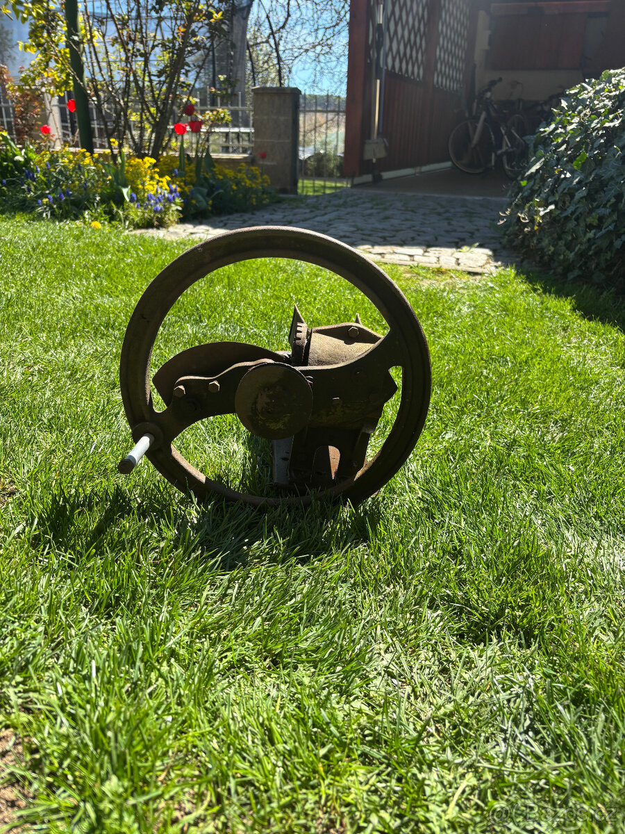 řezačka na kopřivy - 4