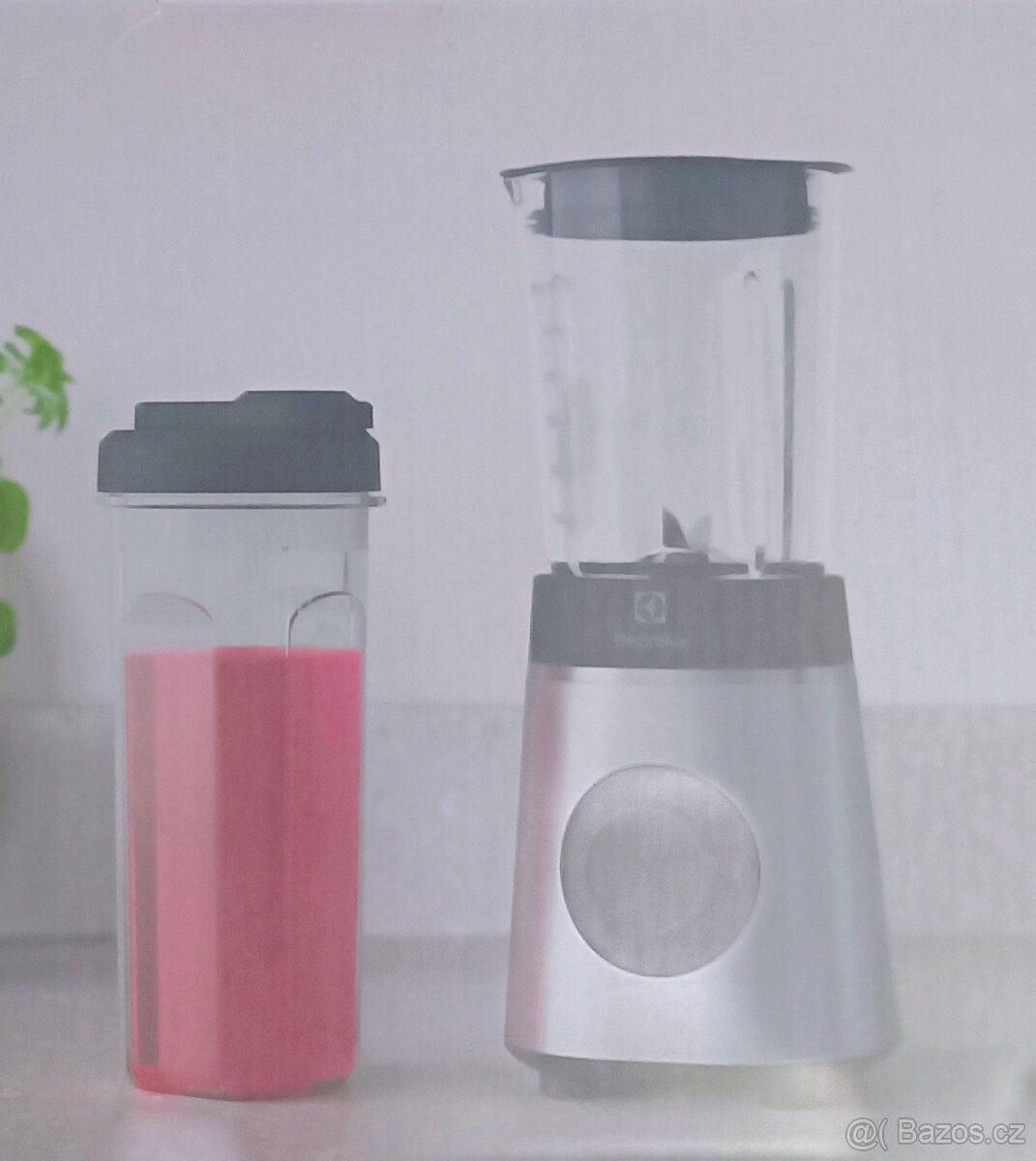 Prodám úplně NOVÝ stolní mixér Electrolux create 4 - 4