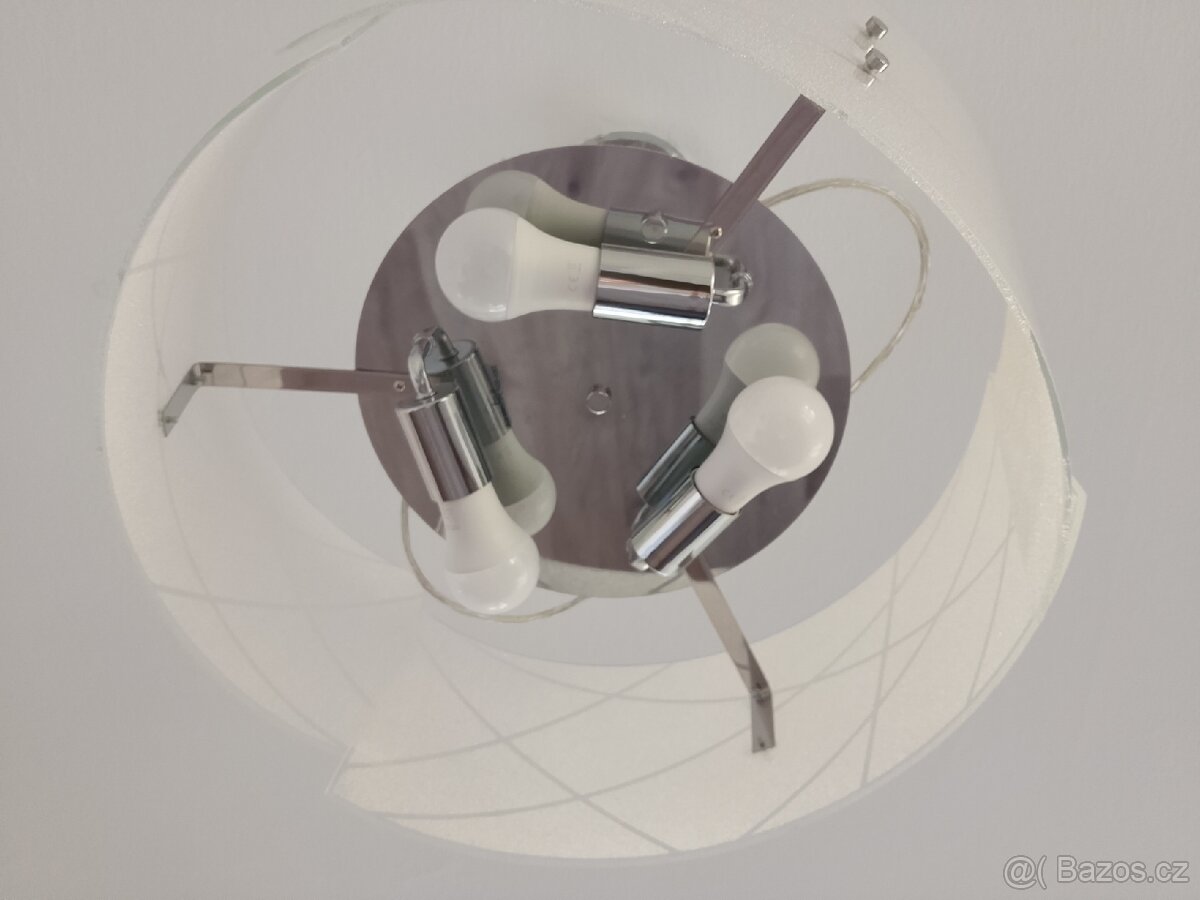 Lustr - 4