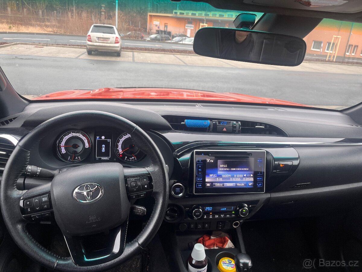 Hilux 2,4D automat