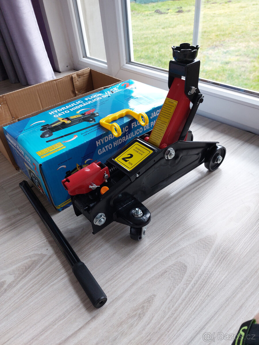 Hydraulický zvedák 2TUNY pojízdný, přenosný. CENA 649KČ - 4