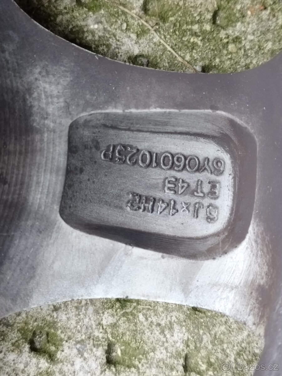 prodam sadu 4 letnich pneu vcetne alu 185/60/14 - 4