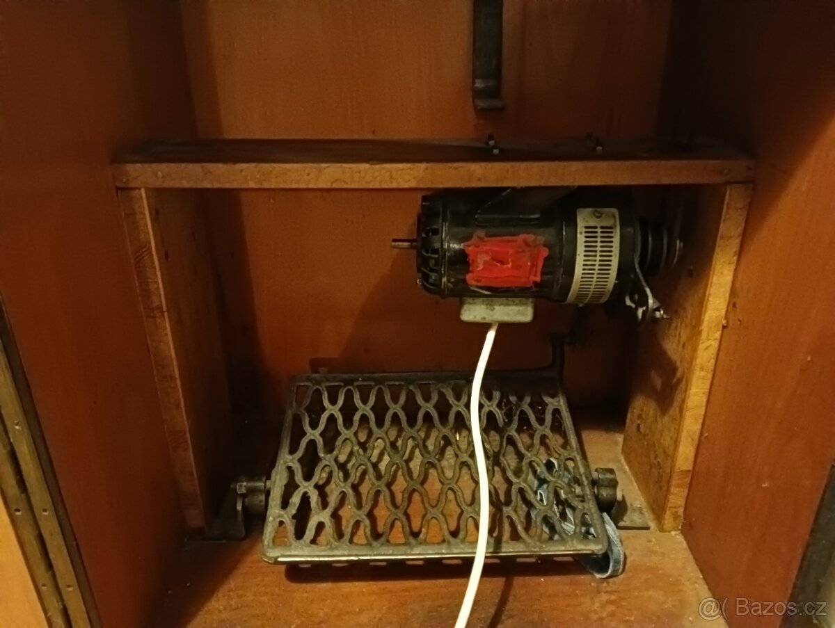 Šicí stroj Singer skříňkový elektrický - 4