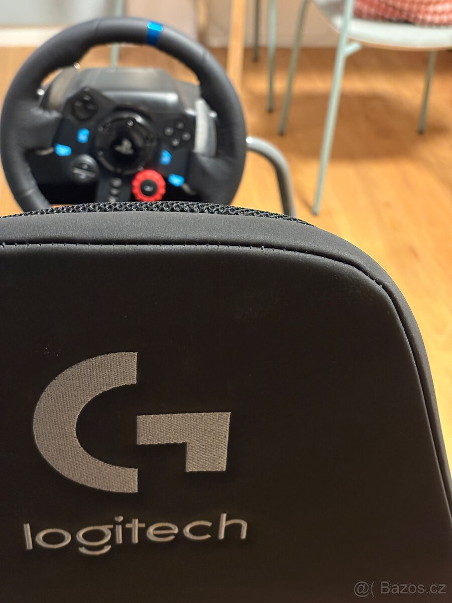 Playseat Challenge X Logitech s volantem G29 - 4
