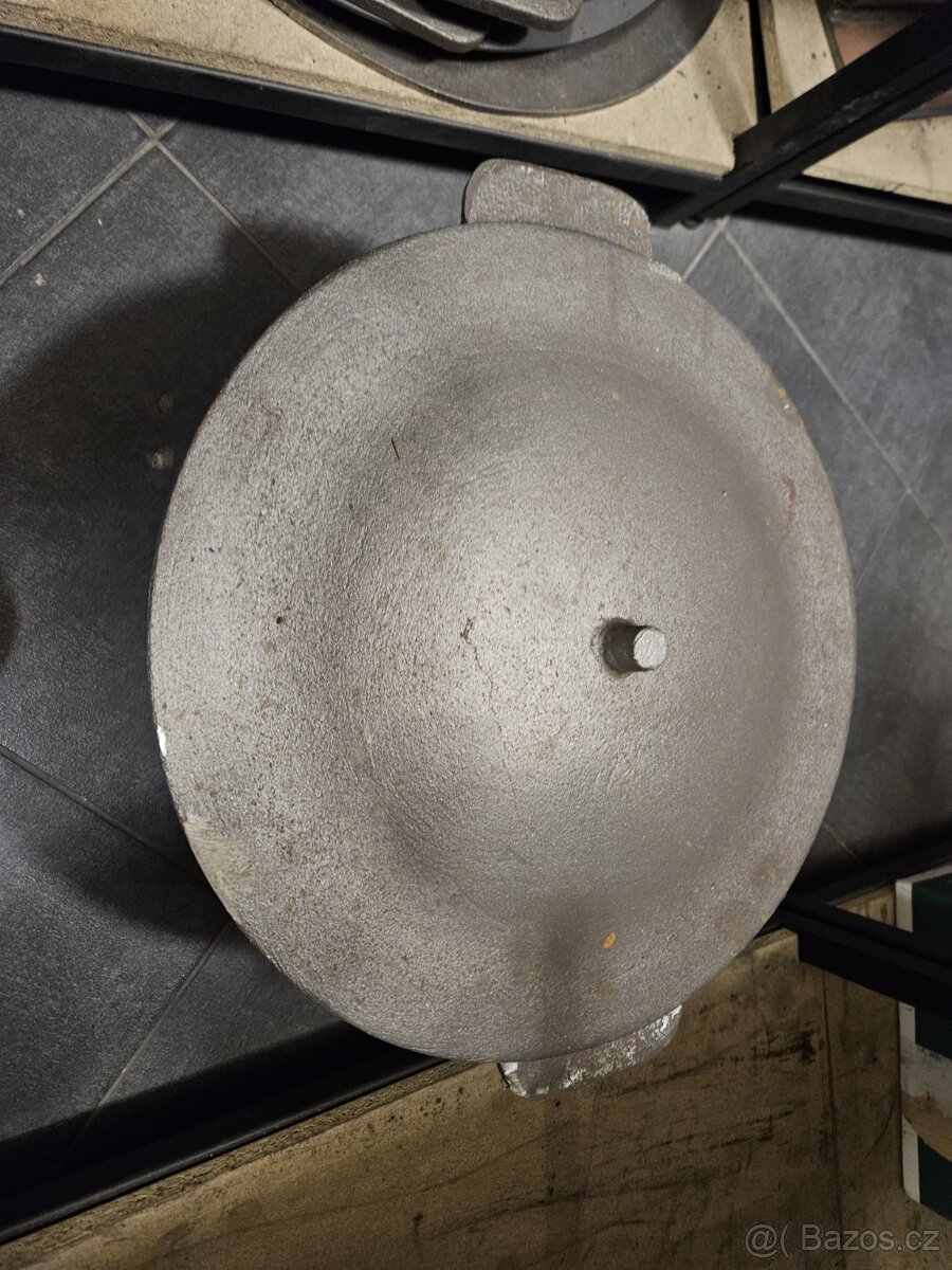 Litinový kotlík - 4