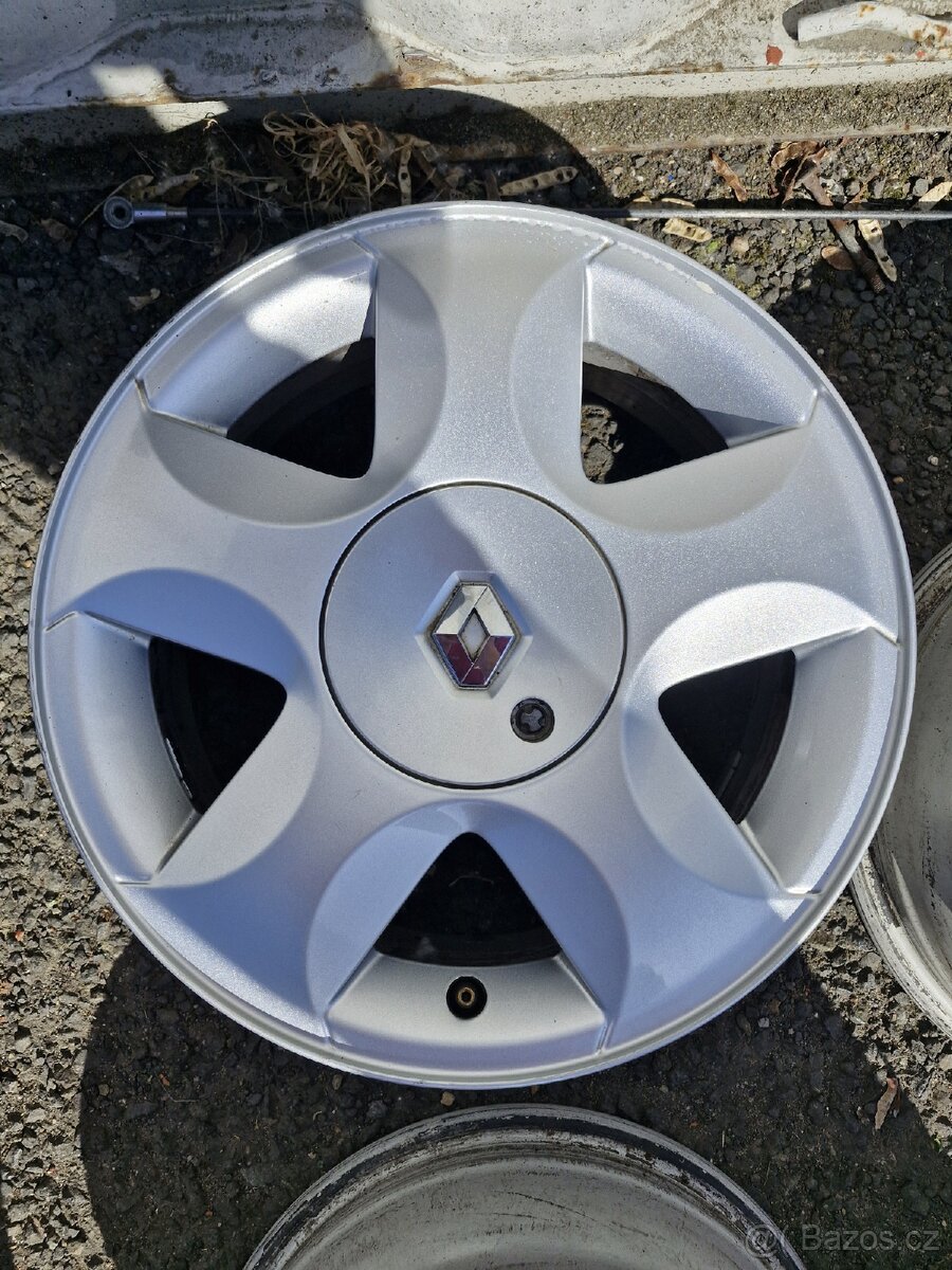 Renault lité kola 6J x 15R - 4