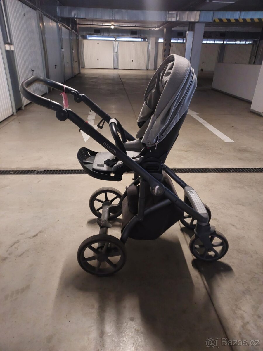 Kočárek Roan Bloom s příslušenstvím a autosedačka BeSafe - 4