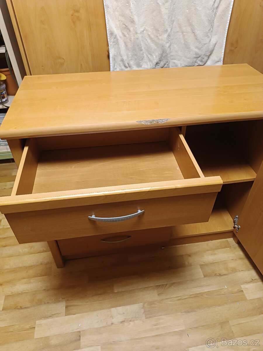 Komoda - 4
