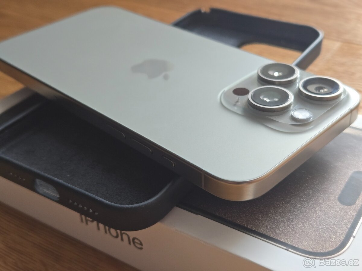 iPhone 15 Pro Max, pěkný stav - 4