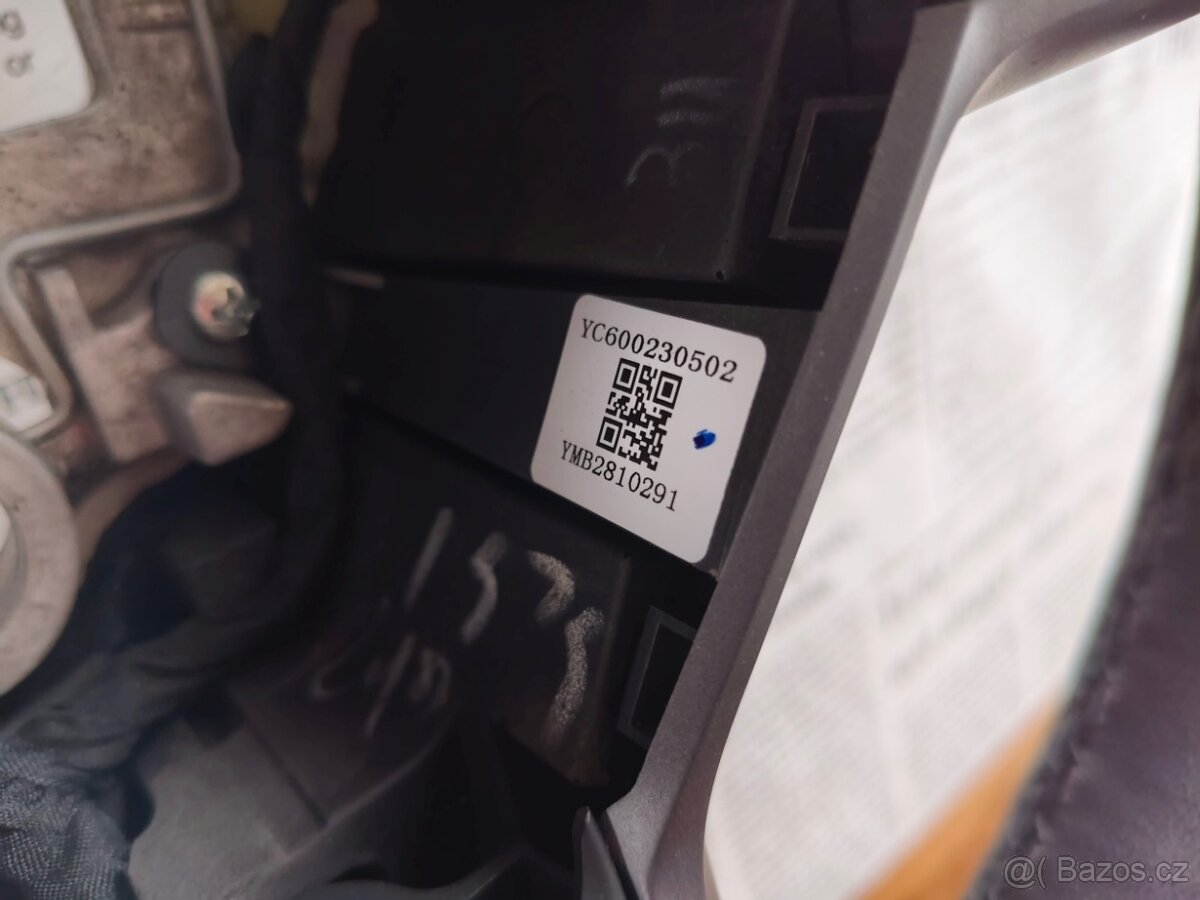 TESLA volant - krásný stav - jako nový - 4