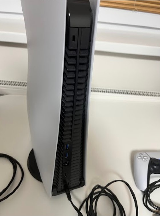 REZERVOVANO—Playstation 5 (PS5) s mechanikou + příslušenství - 4