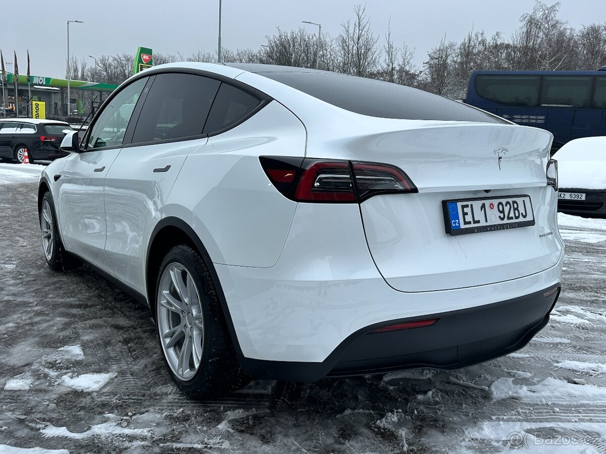 Tesla Model Y 2023 - 4