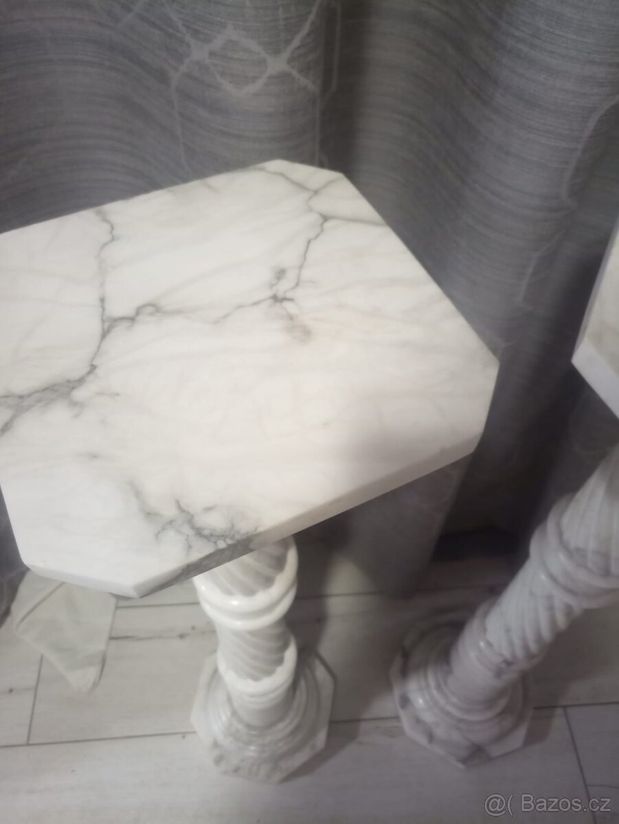 Dva mramorové sloupy - 4