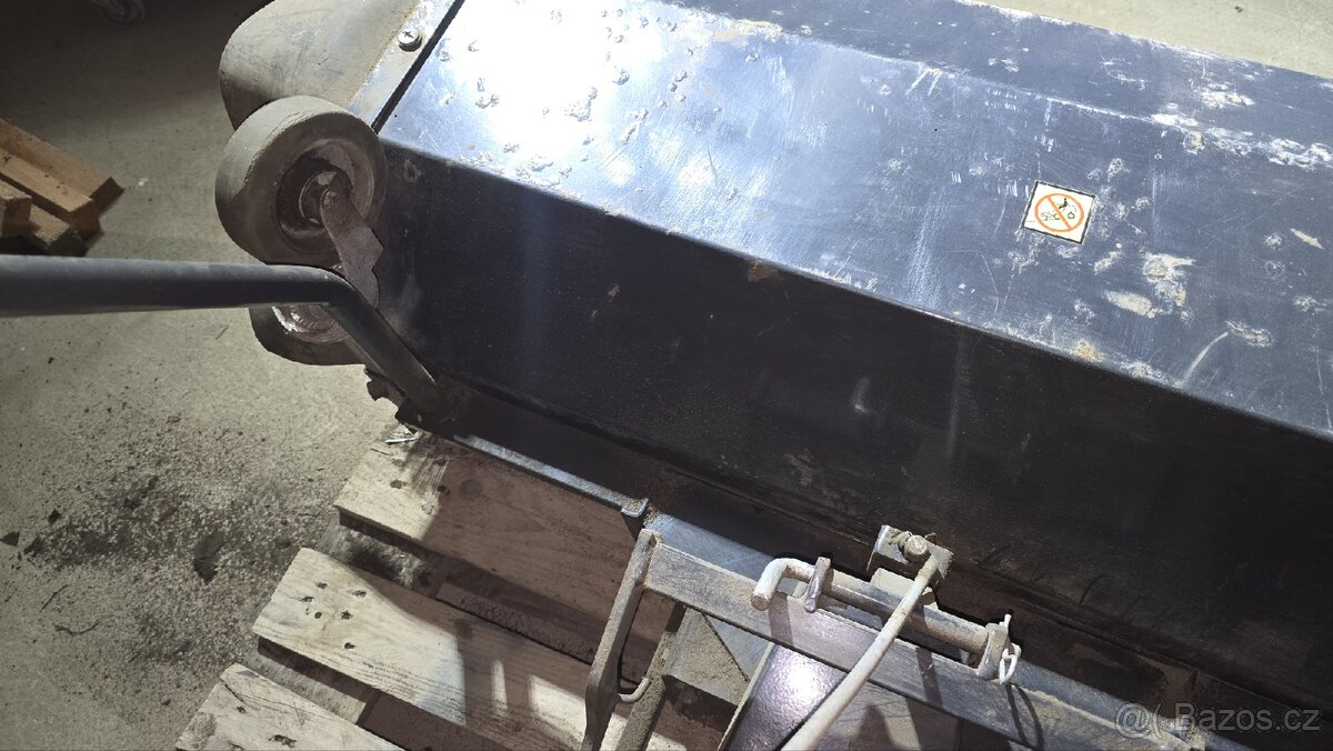 ZAMETACÍ KARTÁČ KOVA LH1200 - 4