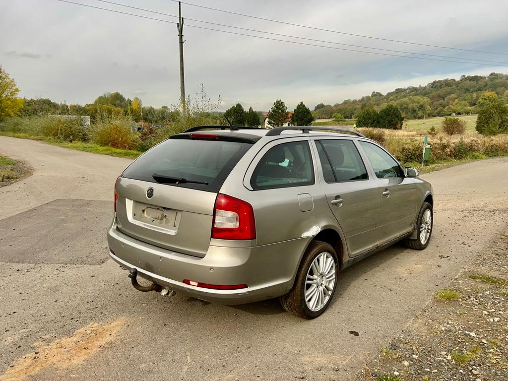 Škoda Octavia 2 kombi 1.9TDI 77KW BLS KDX LF8H r.v. 2008 - 4