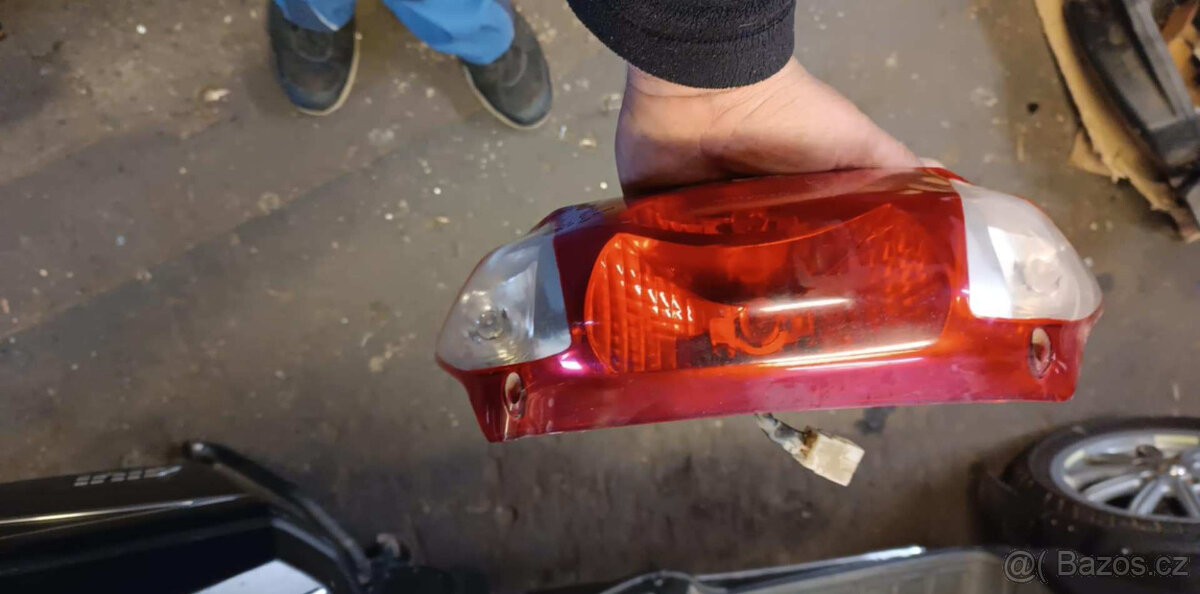 Derbi atlantis AC 50ccm r.v 2000 koupím díly - 4