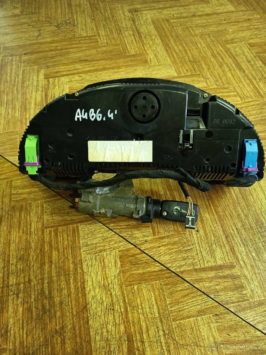 Audi A4 B6 budíky spínací skříňka klíč jednotka - 4