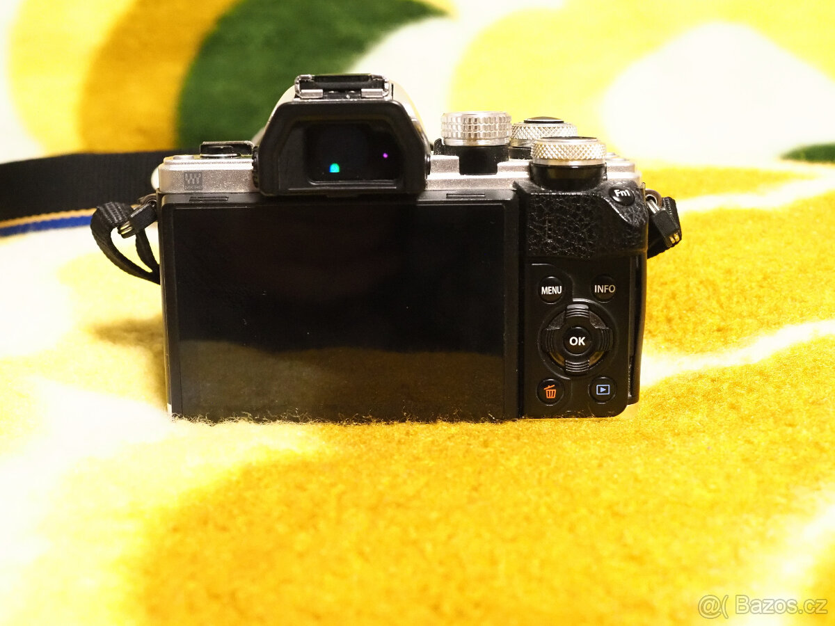 Olympus OM-D E-M10 Mark II - 4