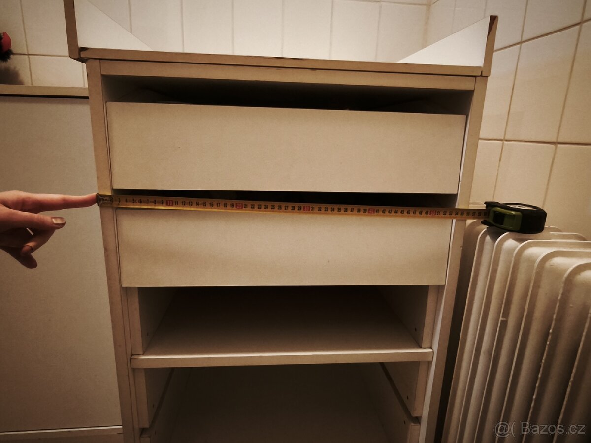 Přebalovací pult a komoda - 4